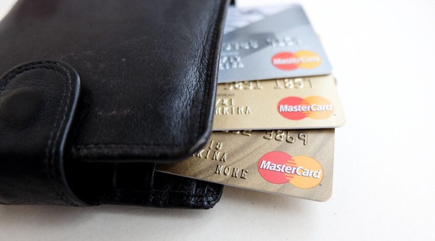 Debit card vs credit card