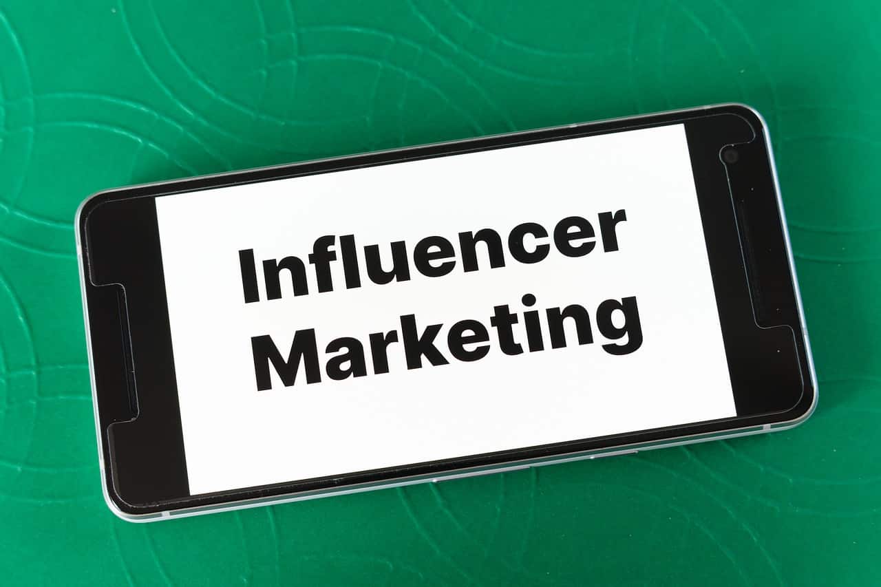 How influencers make money