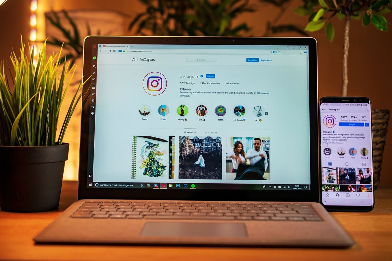Instagram screen, social media platforms